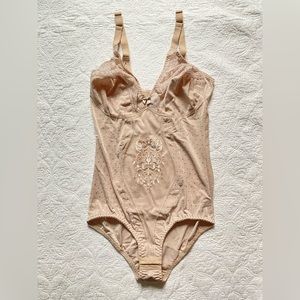 Beige body shaper 38DD